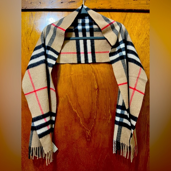 Burberry Scarf - Picture 1 of 5